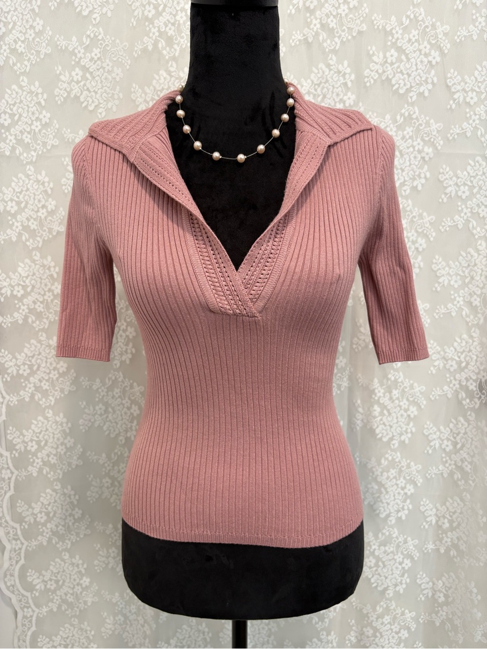 White House Black Market Dusty Rose Ribbed V-Neck Polo Sweater